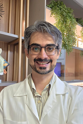 Dr. Daniel Paiva de Oliveira